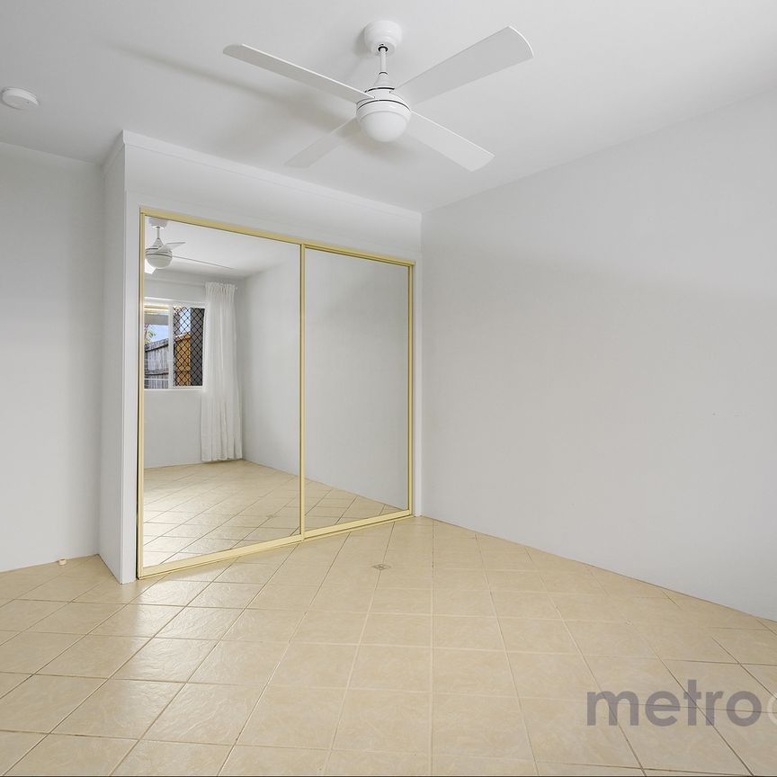 Bright, Breezy & Perfectly West End! - Photo 1