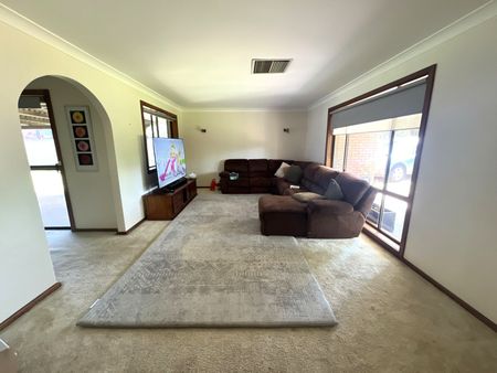Convenient Location - Photo 2