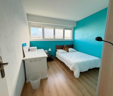 Location Appartement 4 pièces 82m² BORDEAUX 33300 - Photo 4