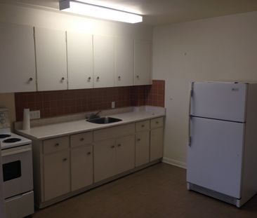 23 Theresa Crescent - Unit 9 - 2 bed, 1 bath - Photo 5