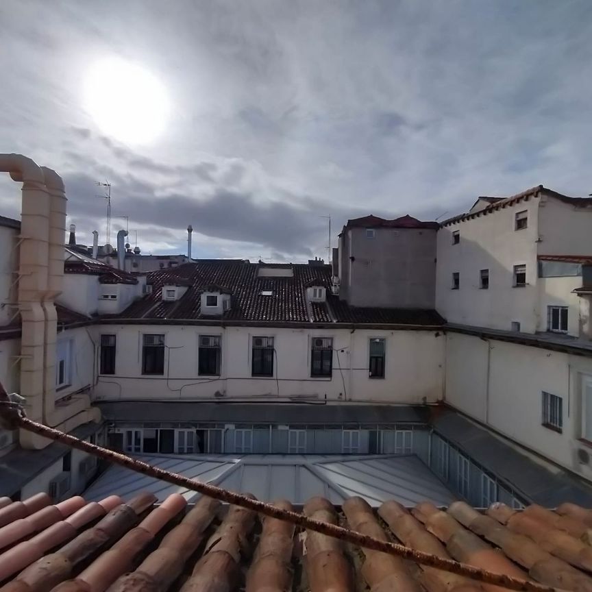 Estudio de alquiler en Calle de Espoz y Mina, 14, Sol - Photo 1