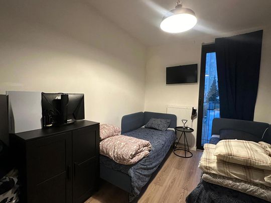 Prachtig appartement op het eerste verdiep met 2 slpk, autostaanplaats en aparte berging - Photo 1