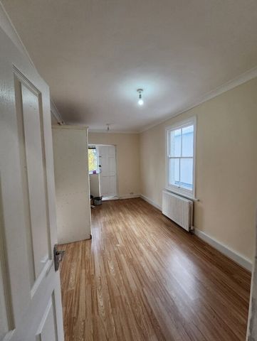 4 Bed Maisonette, Hichisson Road, SE15 - Photo 2