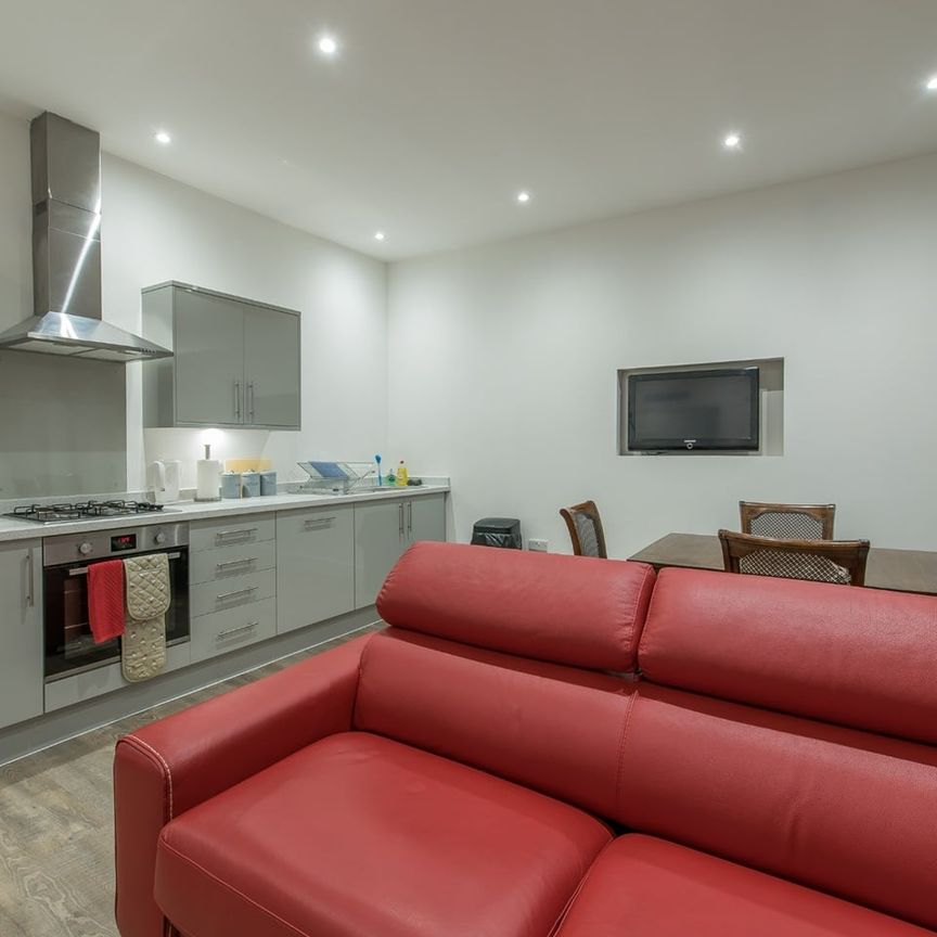 3 Bed Flat, Grove Street, EH3 - Photo 1