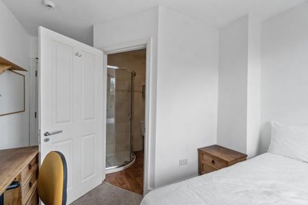 13 bedroom terraced house to rent - Photo 3