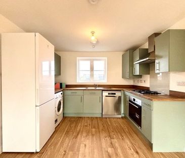 Martins Way, Stratford-upon-Avon, CV37 - Photo 2