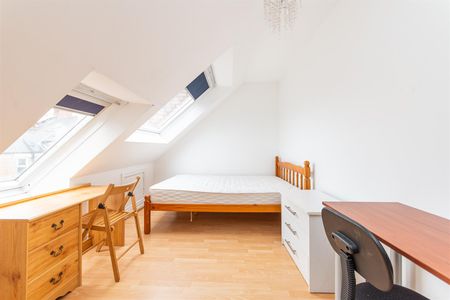 Lansdowne Gardens, Jesmond, Newcastle Upon Tyne - Photo 4