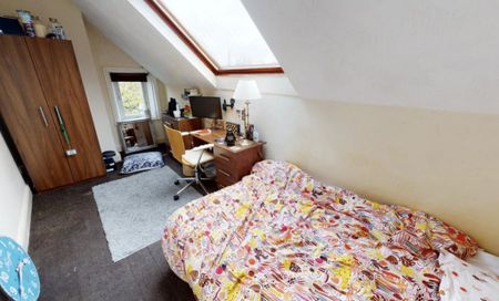 4 bedroom flat to rent - Photo 4