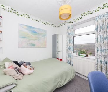 4 bedroom semi-detached house to rent - Photo 2