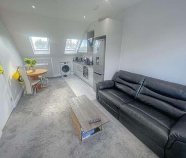 Stunning Bedroom Flat In Fairmead Crescent, HA8 - Photo 1