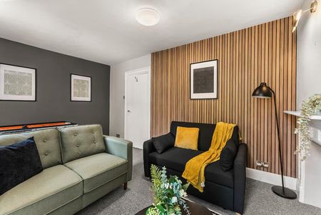 Abbey Green - Photo 2