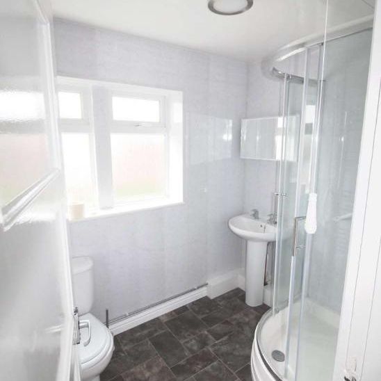 Dunclent Crescent, Kidderminster, DY10 - Photo 1