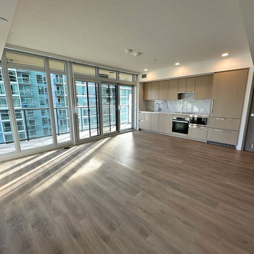 For Lease - 1 Concord Cityplace Way Unit# 2203, Toronto, Ontario - Photo 1