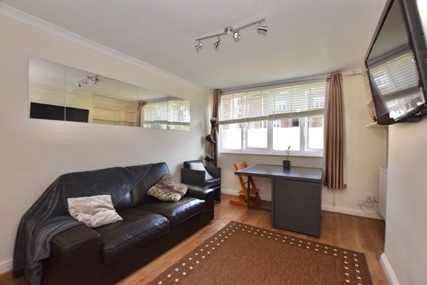 Dowdeswell Close - Photo 1