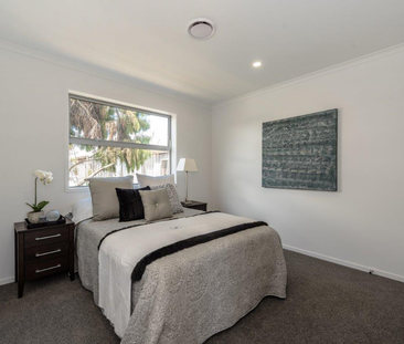 Modern, immaculately presented and brilliantly located. - Photo 5