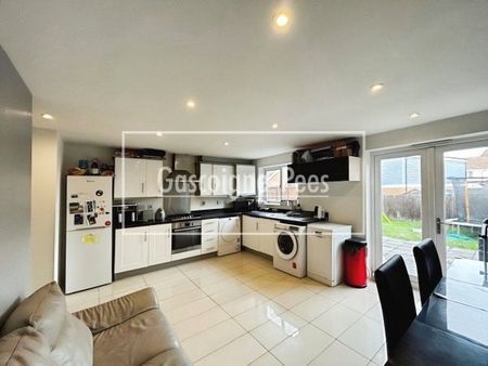 Hargreaves Close, Basingstoke, RG24 - Photo 3