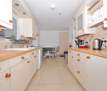 1 bedroom property to rent, - Photo 6