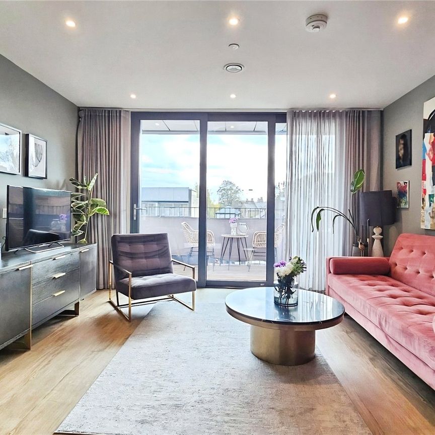 Fairfield Avenue, Staines-upon-Thames, Surrey, TW18 4JH - Photo 1