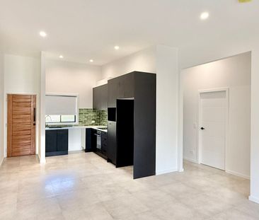NEW 3 BEDROOM DUPLEX - Photo 5