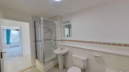 3 bedroom flat to rent - Photo 2