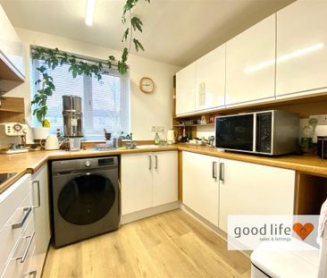 2 bedroom flat to rent - Photo 5