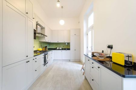 3 bedroom flat to rent - Photo 5