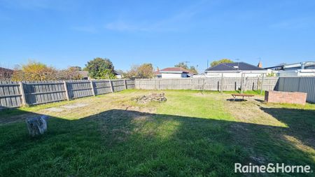 4-Bedroom Home in Good Location! - Photo 2