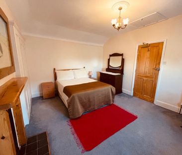 HOUSESHARE – Beautiful 7-bedroom detached house – Ryde Central - Photo 5