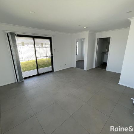 2/32 Mustang Close, Hillvue, NSW 2340 - Photo 4