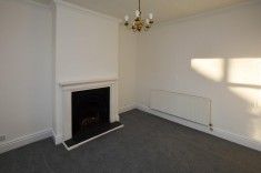 2 bed House - Mid Terrace for Rent - Photo 3