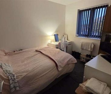 Churchill Road, Uxbridge, UB10 - Photo 2