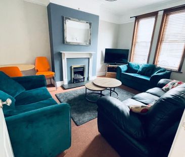 6 bedroom house to rent - Photo 1