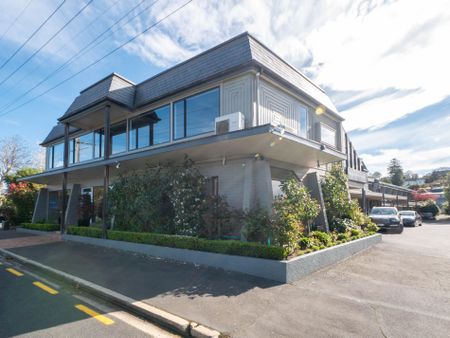 Executive rooms close to town for rent! - Photo 4