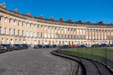 Royal Crescent, Bath, BA1 - Photo 2