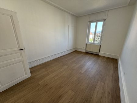 Location Appartement 4 pièces 83m² - Photo 4