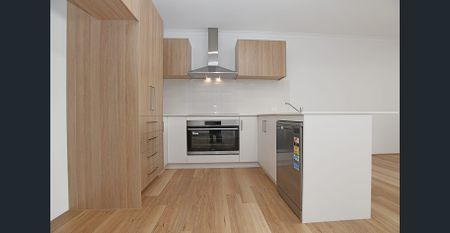 BRAND NEW IDEALLY LOCATED STUNNING VILLA - Photo 5