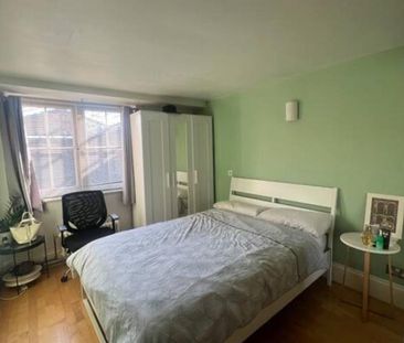 Room in a Shared Flat, Rotherhithe Street, SE16 - Photo 4