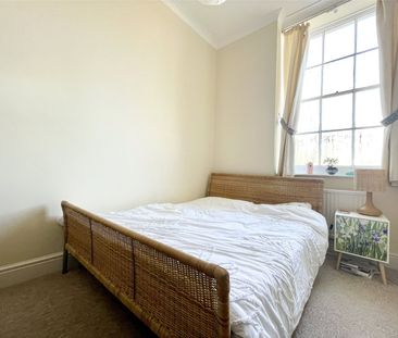 1 Bedroom - Photo 2