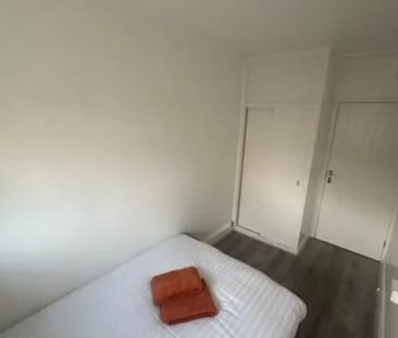 Room in a Shared House, London, E2 - Photo 1