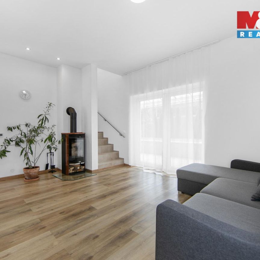 Pronájem rodinného domu 82 m², Tetín - Fotografie 1