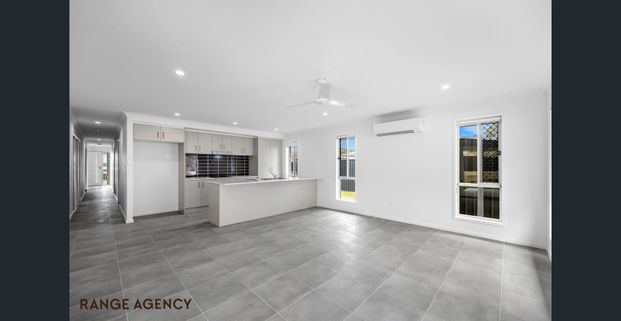 Family home with large backyard - Photo 1