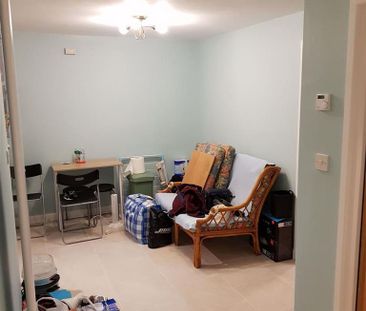 2 bedroom property to rent - Photo 1