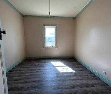 SECURE THREE BEDROOM HOME - Photo 4