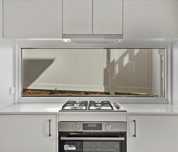 Rawson Built - Filled with natural light and perfectly positioned - Photo 5