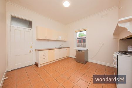 Attractive two-bedroom home in the heart of Hawthorn - Photo 4