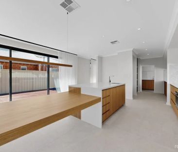 “Executive Living in Prime Willetton Location – Rossmoyne SHS Zone” - Photo 5