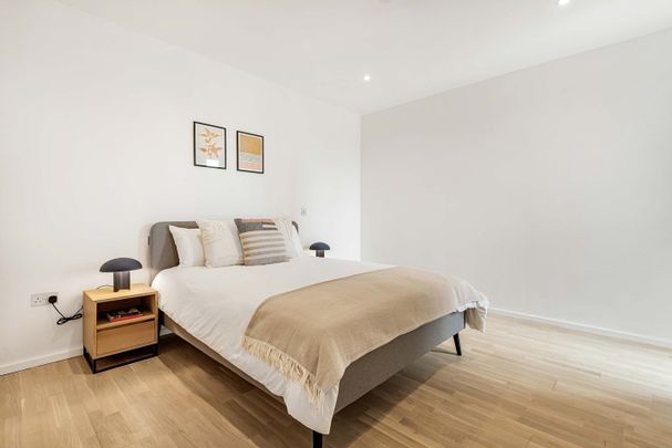 2 Bed Flat, Gravity Royal Heights, RG1 - Photo 1