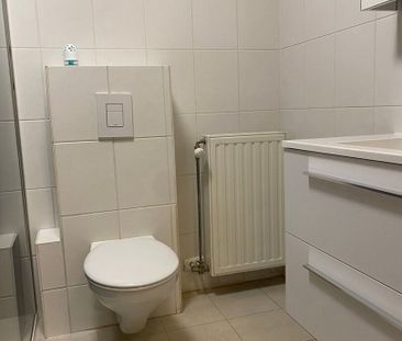 Appartement op de 1ste verdieping met groot terras, ideaal gelegen ... - Photo 5