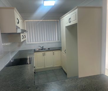 3 BEDROOM DUPLEX! - Photo 5