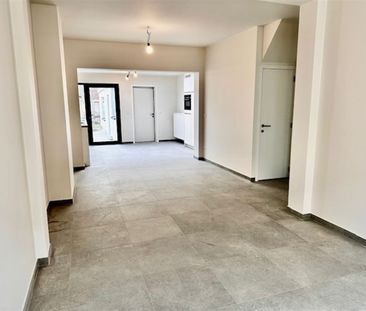 Volledige vernieuwde woning met 3 slpks - Foto 4